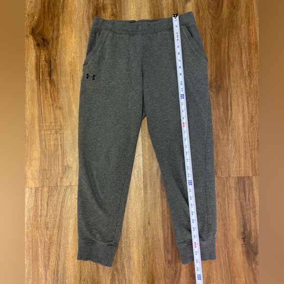 Under Armor Men’s loose fit joggers Size Medium, 2 side pockets, Gray - Picture 5 of 8